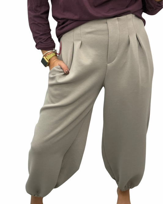 Pantalón chandal bombacho pinzas beige