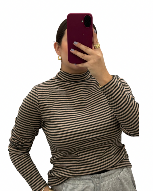 Camiseta cuello vuelto camel y gris