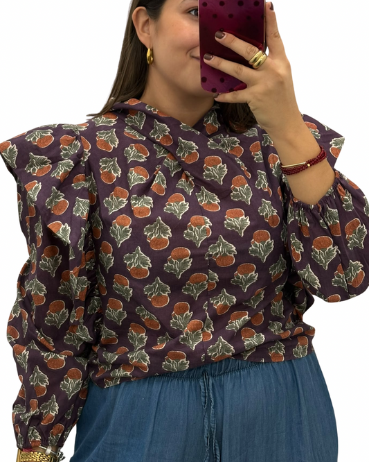 Blusa estampada berenjena