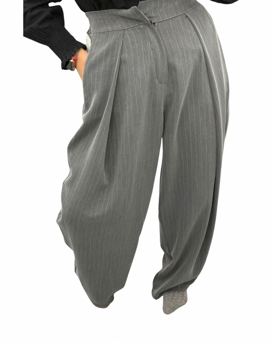 Pantalón rayas diplomáticas gris